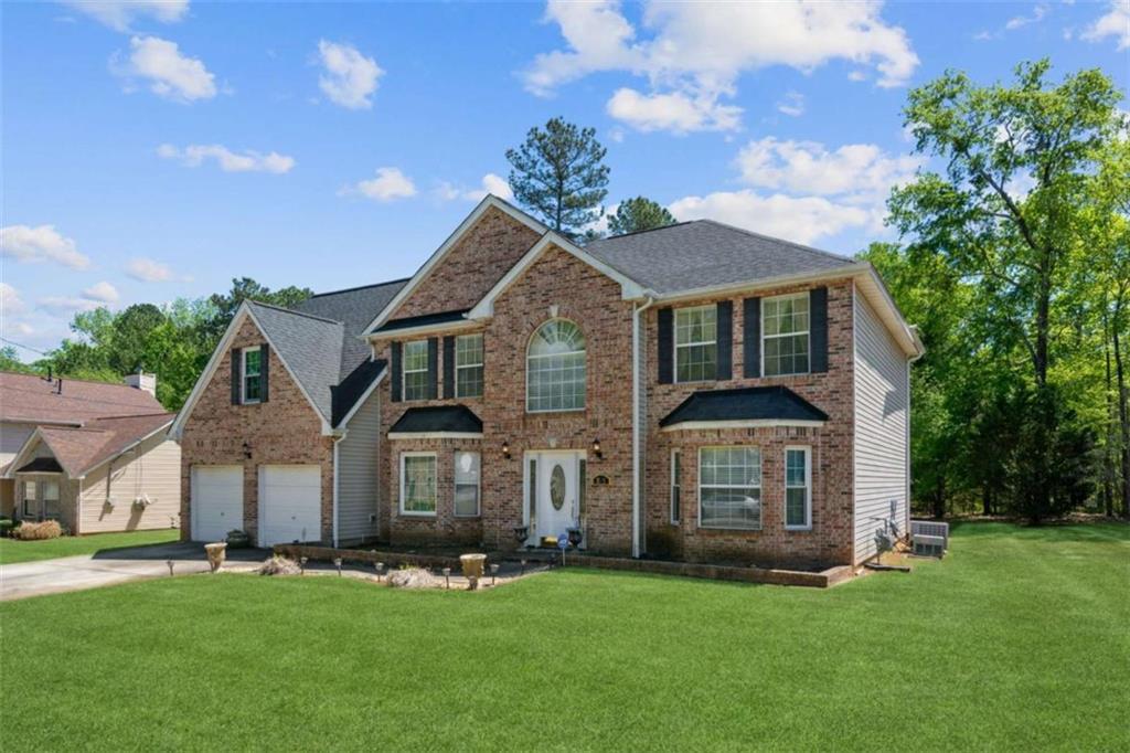 3993 Smithfield Ln., Ellenwood, GA 30294