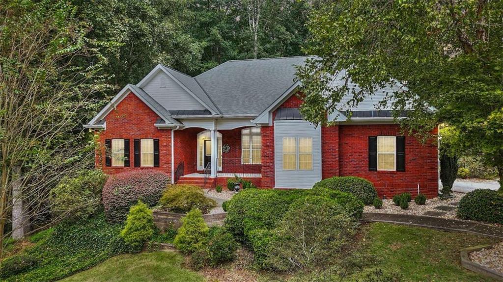 1821 Wesleyan Ln., Loganville, GA 30052