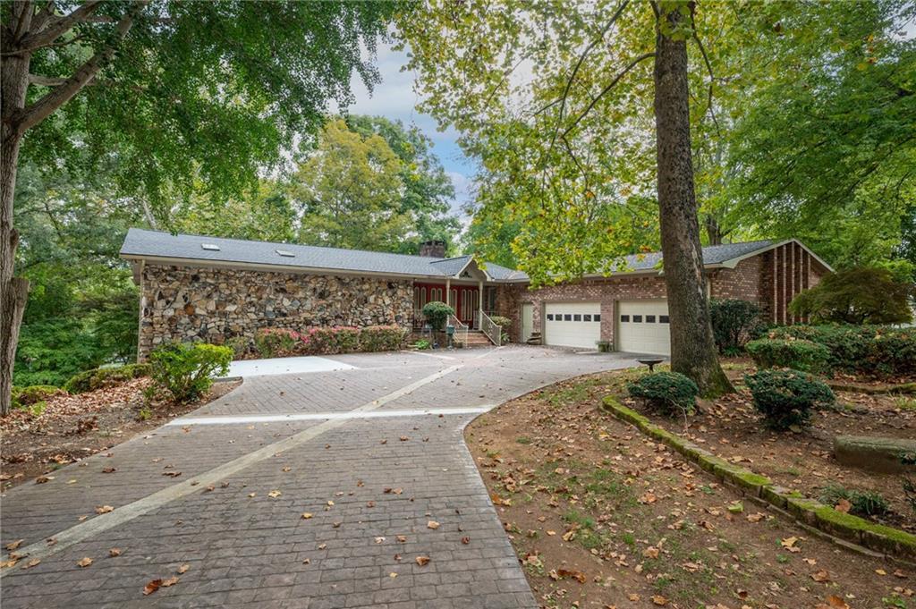 135 Windsor Dr., Calhoun, GA 30701