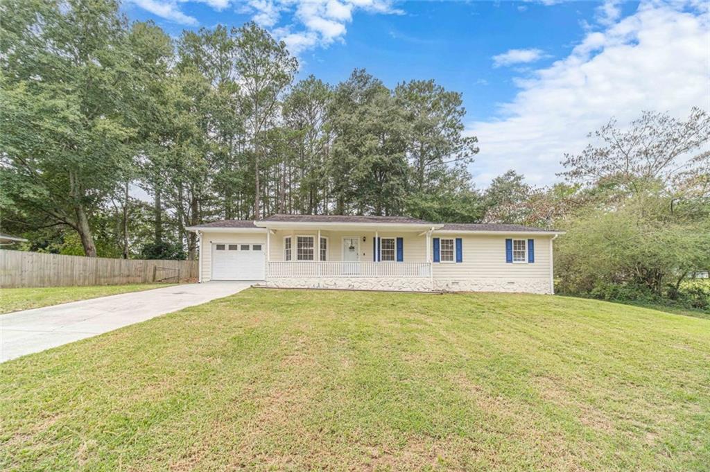 3760 Sunny Hill Dr., Loganville, GA 30052
