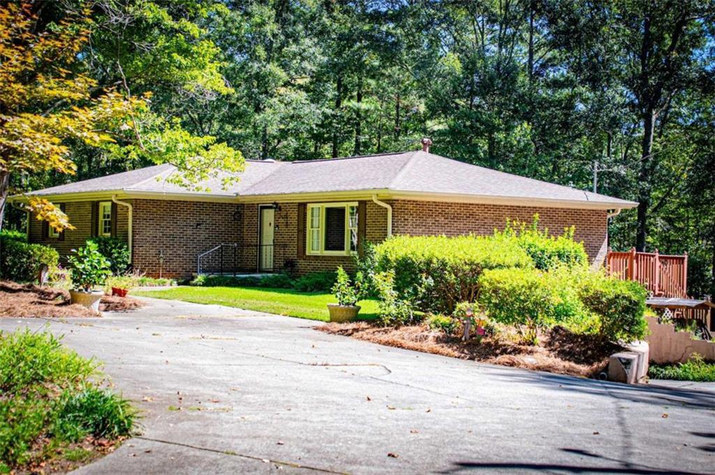 59 Hutcheson Ferry Rd., Whitesburg, GA 30185