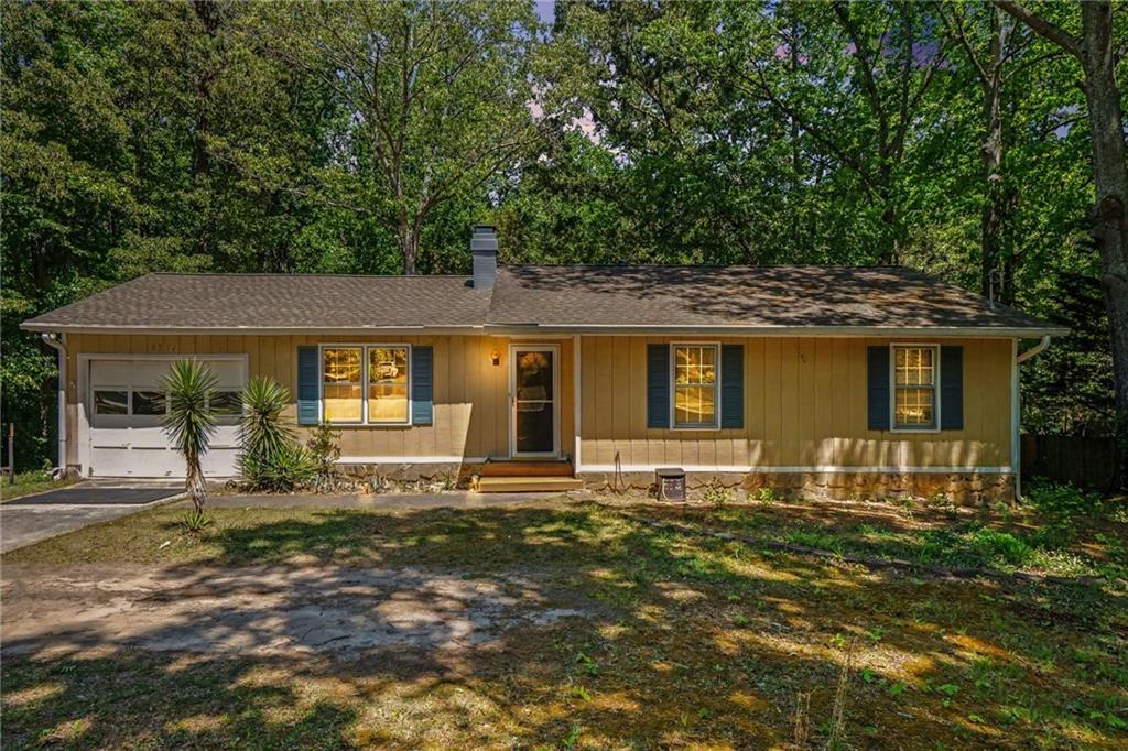 3574 Broxton Ln., Snellville, GA 30039