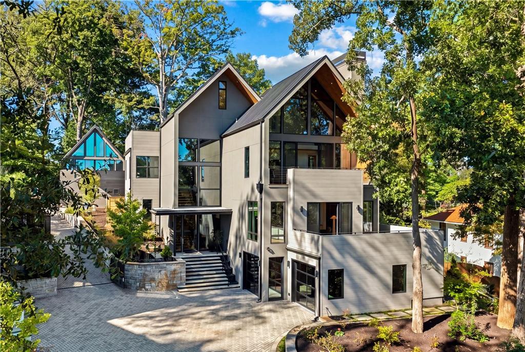 1033 Reeder Cir., Atlanta, GA 30306