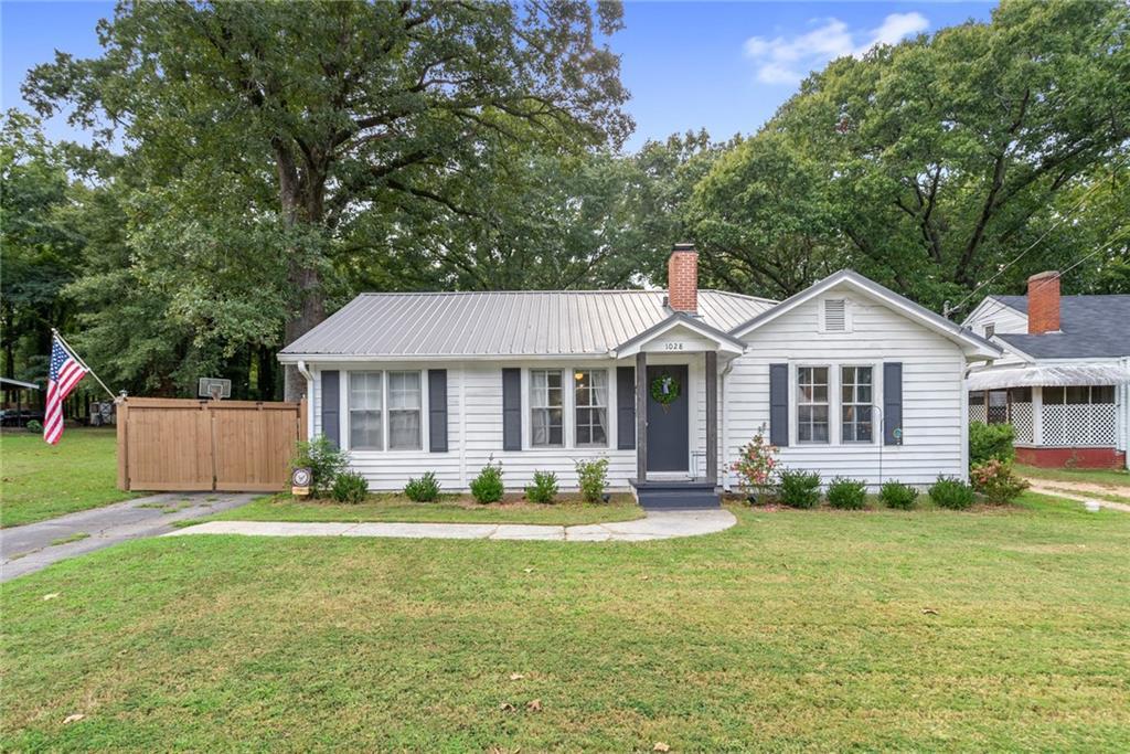 1028 S Madison Ave., Monroe, GA 30655