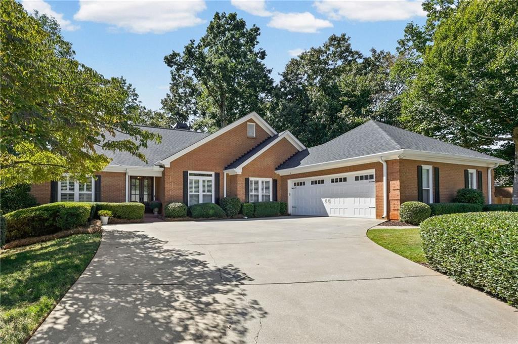 1010 Brooksglen Dr., Roswell, GA 30075
