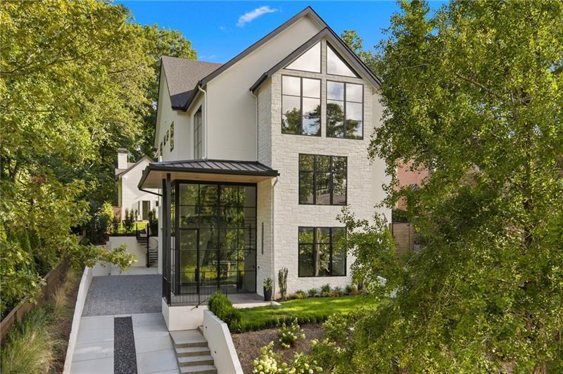 843 Yorkshire Rd., Atlanta, GA 30306
