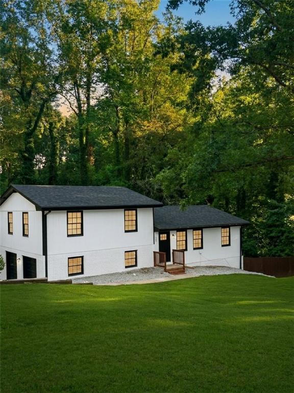 567 Woodland Ln., Lawrenceville, GA 30043