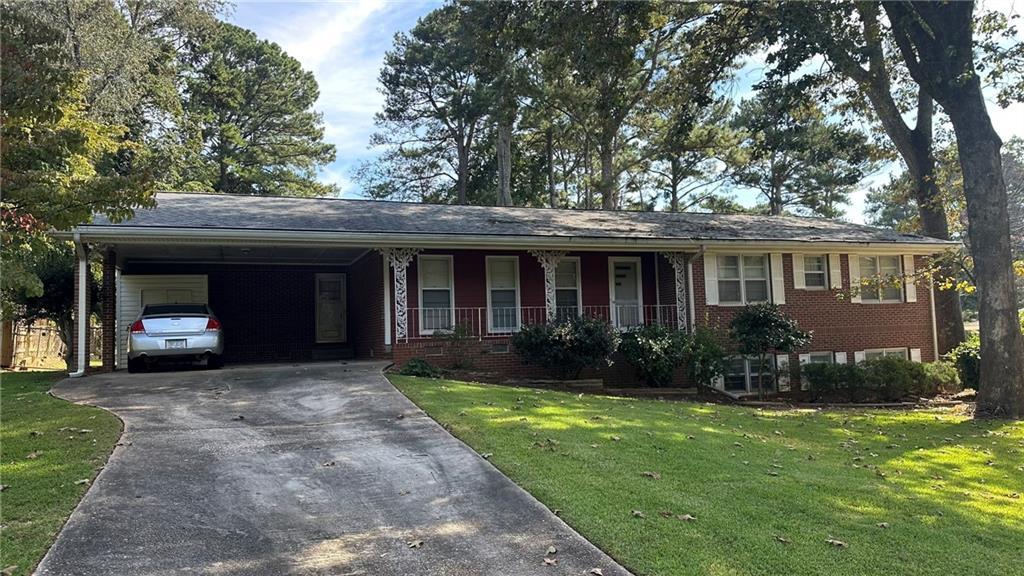5574 Laurel Ln., Lilburn, GA 30047