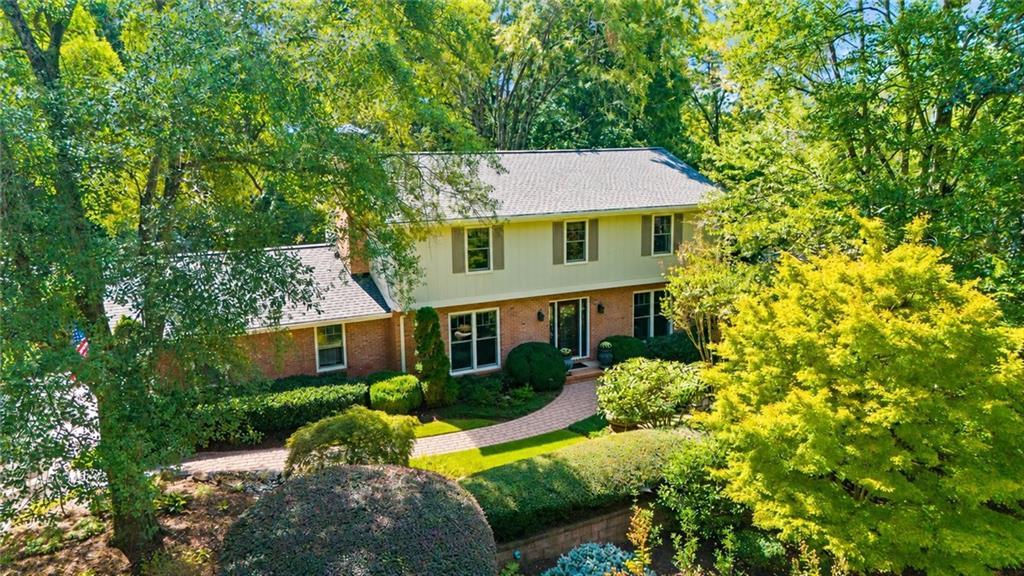 305 Wickerberry Ln., Roswell, GA 30075
