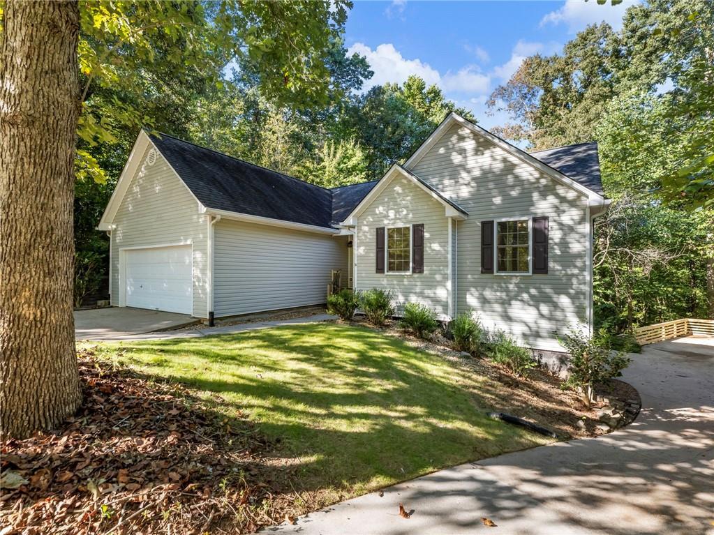 8765 Covestone Dr., Gainesville, GA 30506