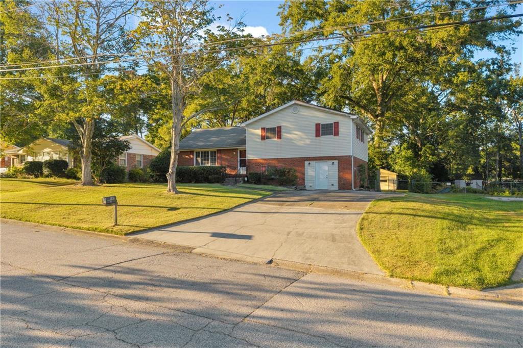 840 Sherwood Dr., Jonesboro, GA 30236
