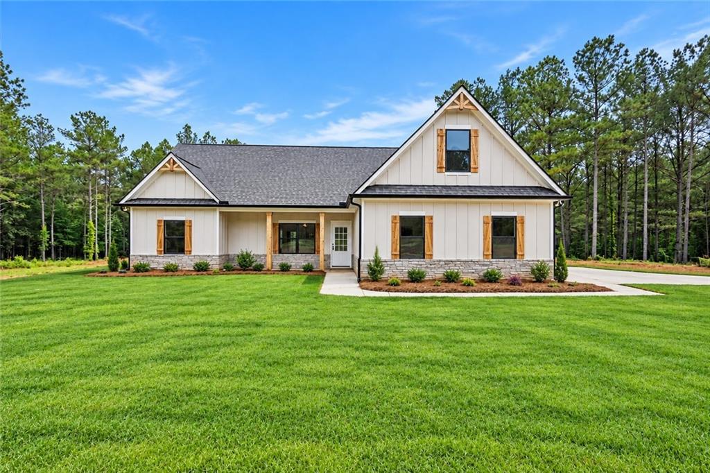 509 School Rd., Dallas, GA 30132