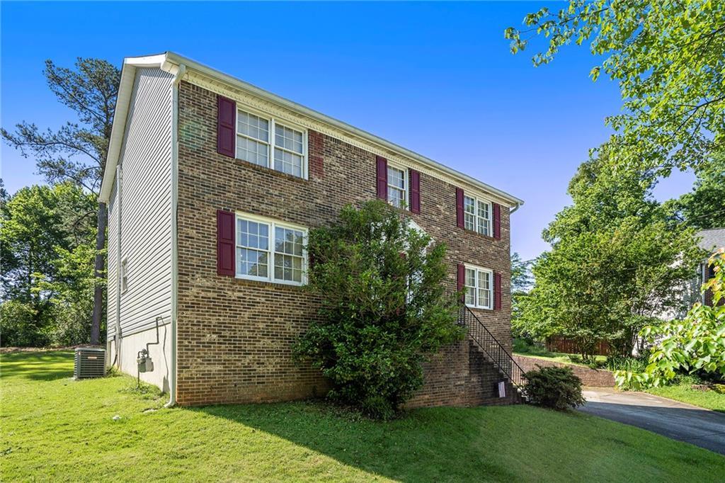 2260 Deer Oaks Tr., Lawrenceville, GA 30044