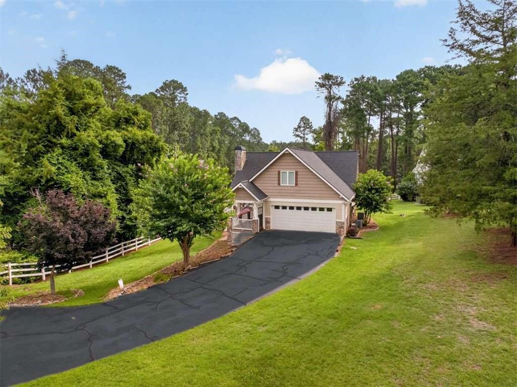 59 Players Ln., Hartwell, GA 30643