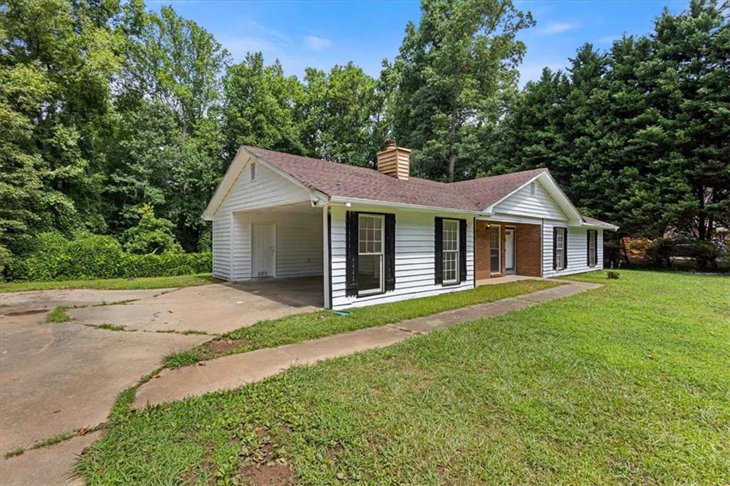 160 Derby Country Dr., Ellenwood, GA 30294