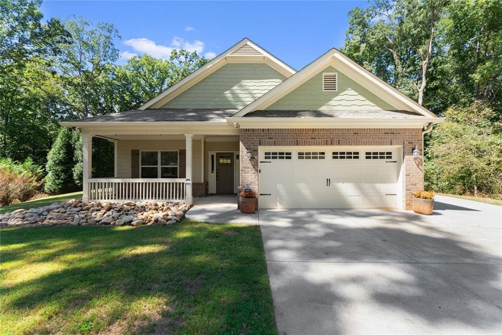 3588 Phoenix Cove Dr., Gainesville, GA 30506