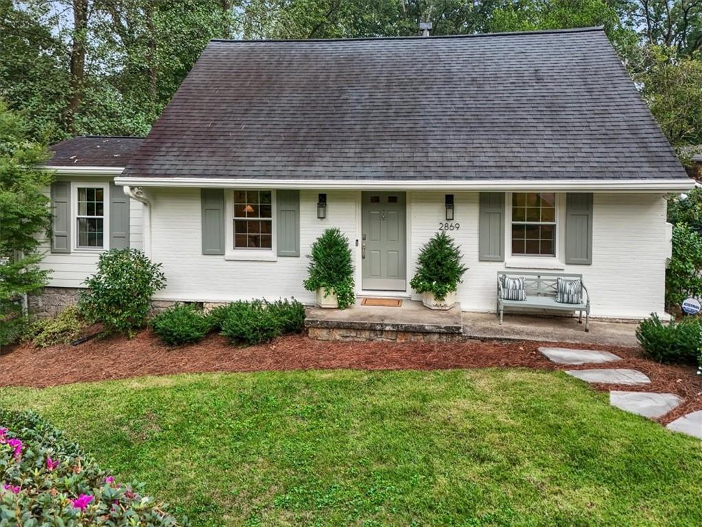 2869 Ridgemore Rd., Atlanta, GA 30318