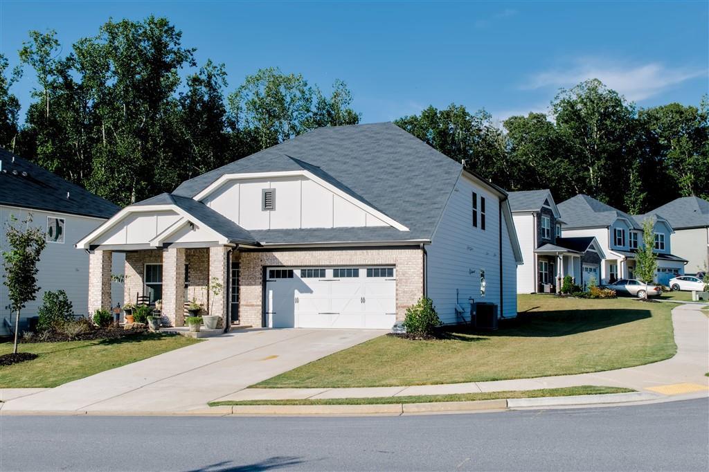 608 Magnolia Dr., Dawsonville, GA 30534