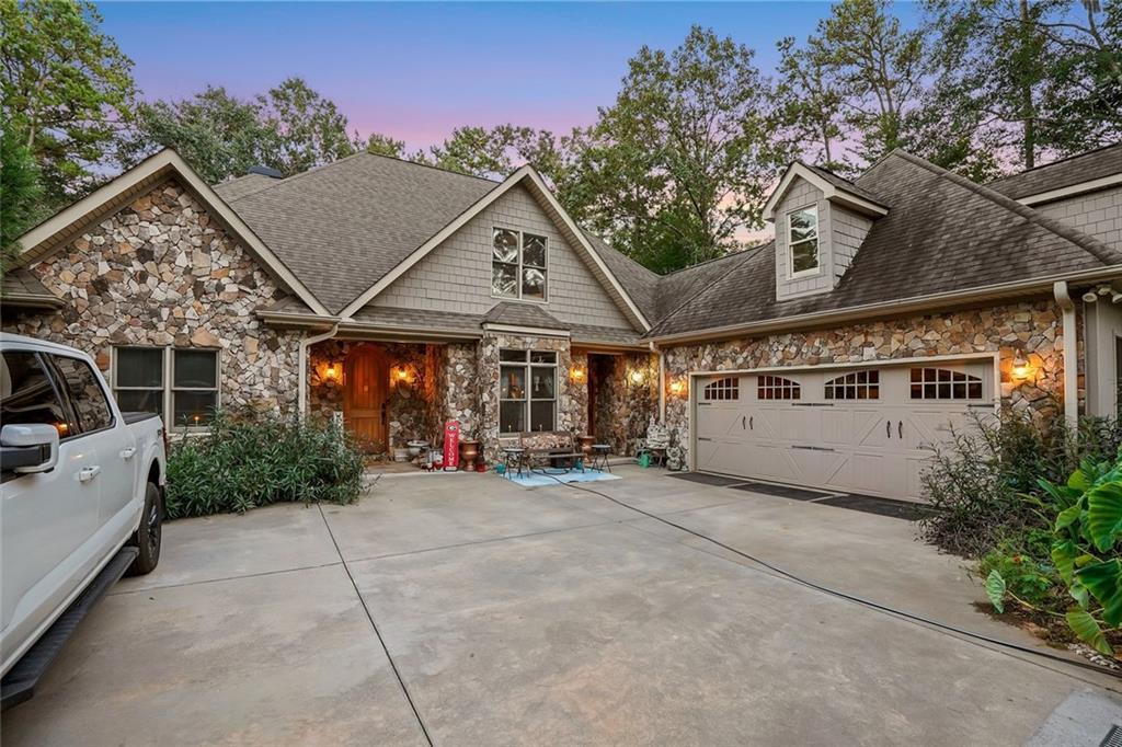 362 Foxy Ln., Martin, GA 30557