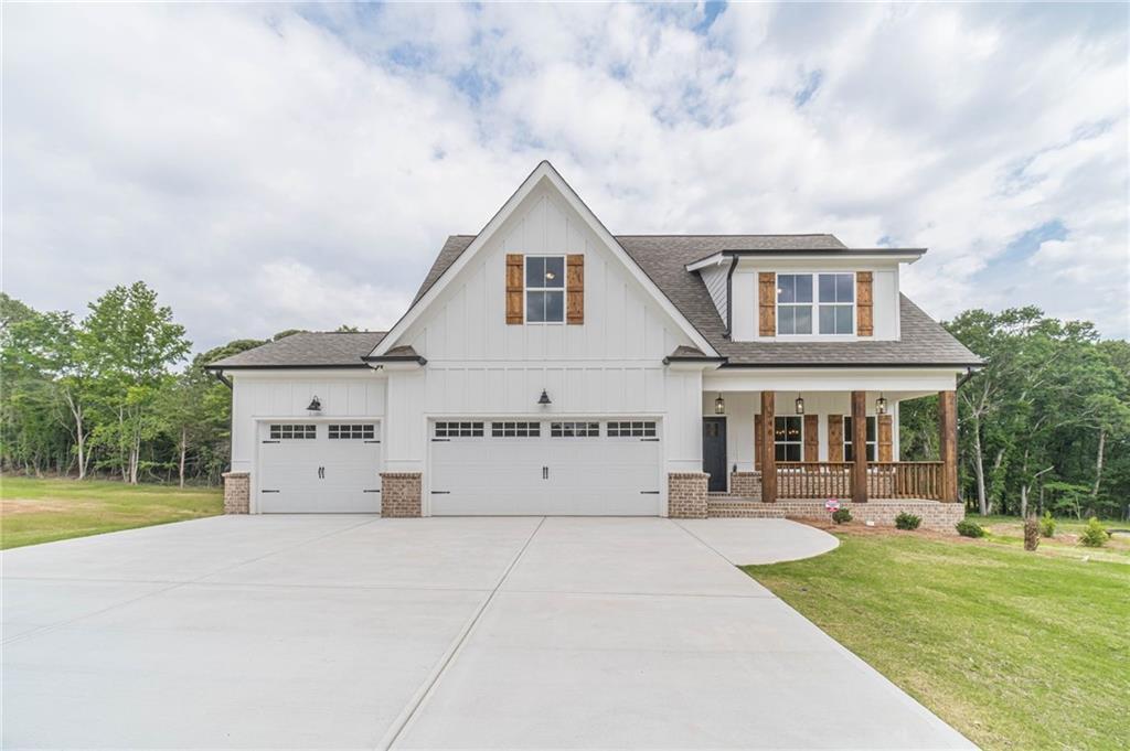 348 Pinewood Dr., Covington, GA 30014