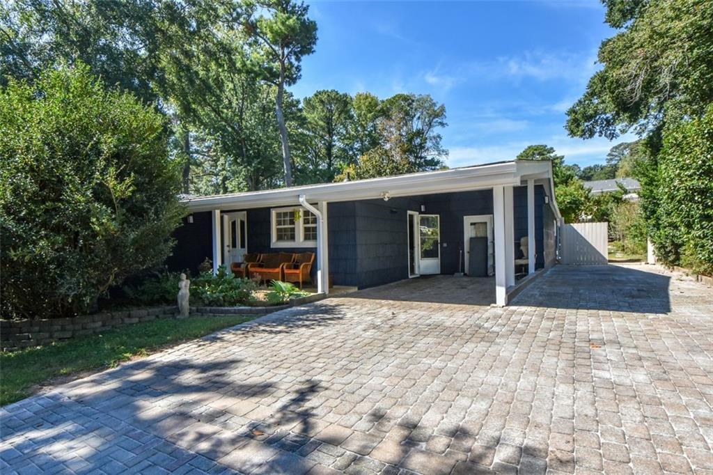 6810 Sunny Brook Ln., Sandy Springs, GA 30328