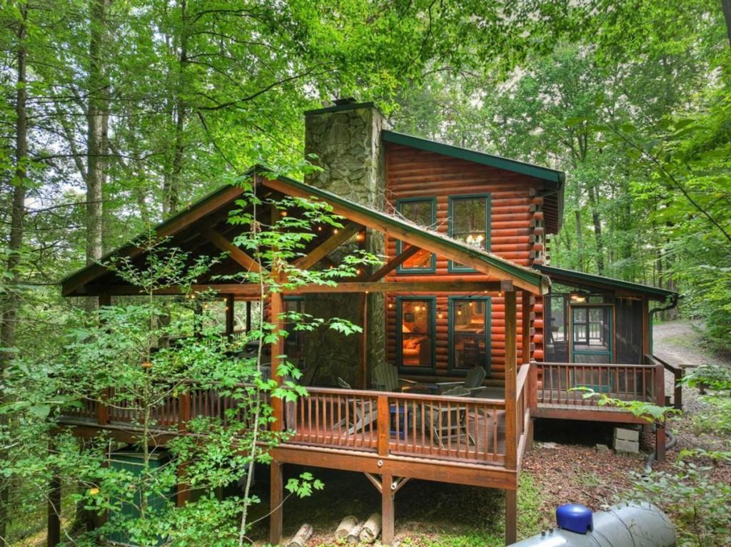 381 Icy Ln., Blue Ridge, GA 30513