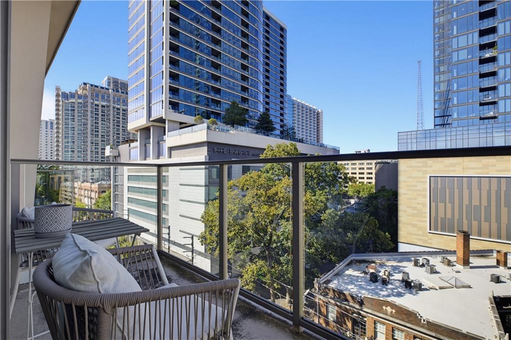 905 Juniper St. #812, Atlanta, GA 30309