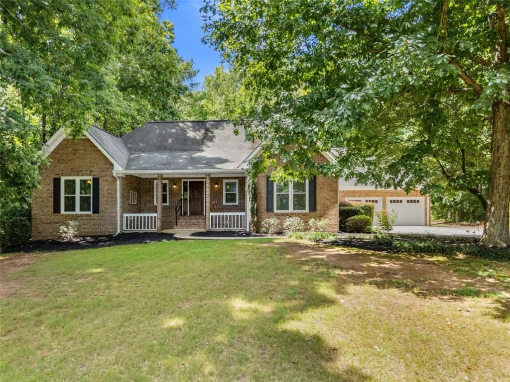 219 Darwish Dr., Mcdonough, GA 30252