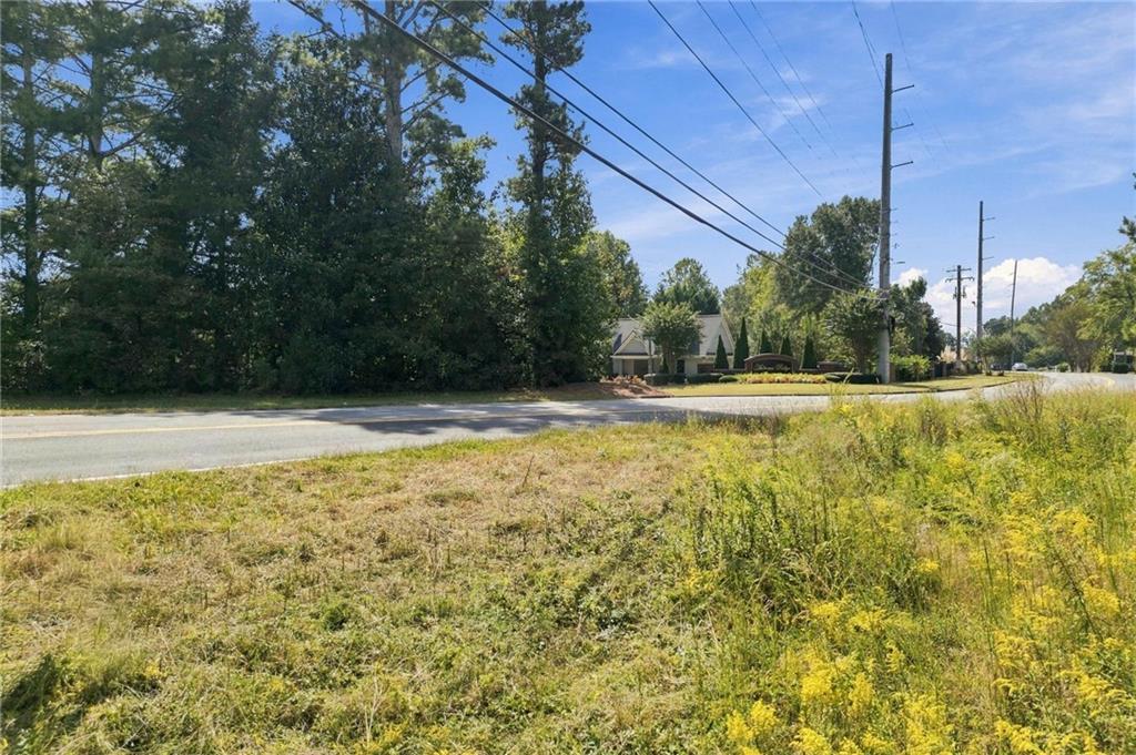 5511 Woodstock Rd., Acworth, GA 30102