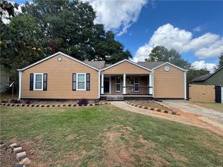 New Homes with Master Bedrooms on the 1st Floor That Attend Forest Park High School: September 26th to October 2nd