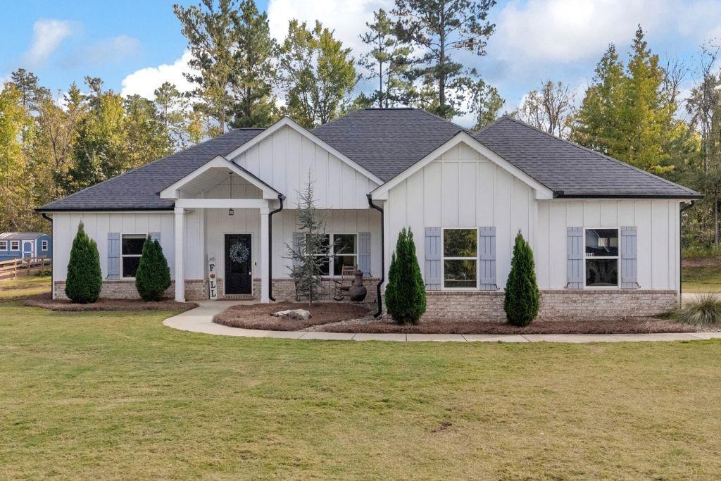 1094 Mcleod Estates Dr., Monroe, GA 30655