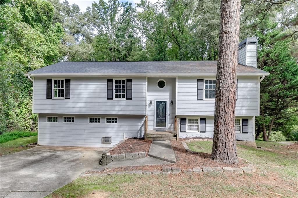 6211 Laurel Wood Tr., Flowery Branch, GA 30542