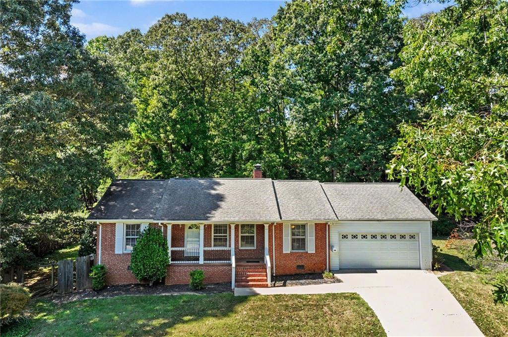 1063 Lakeshore Dr., Gainesville, GA 30501