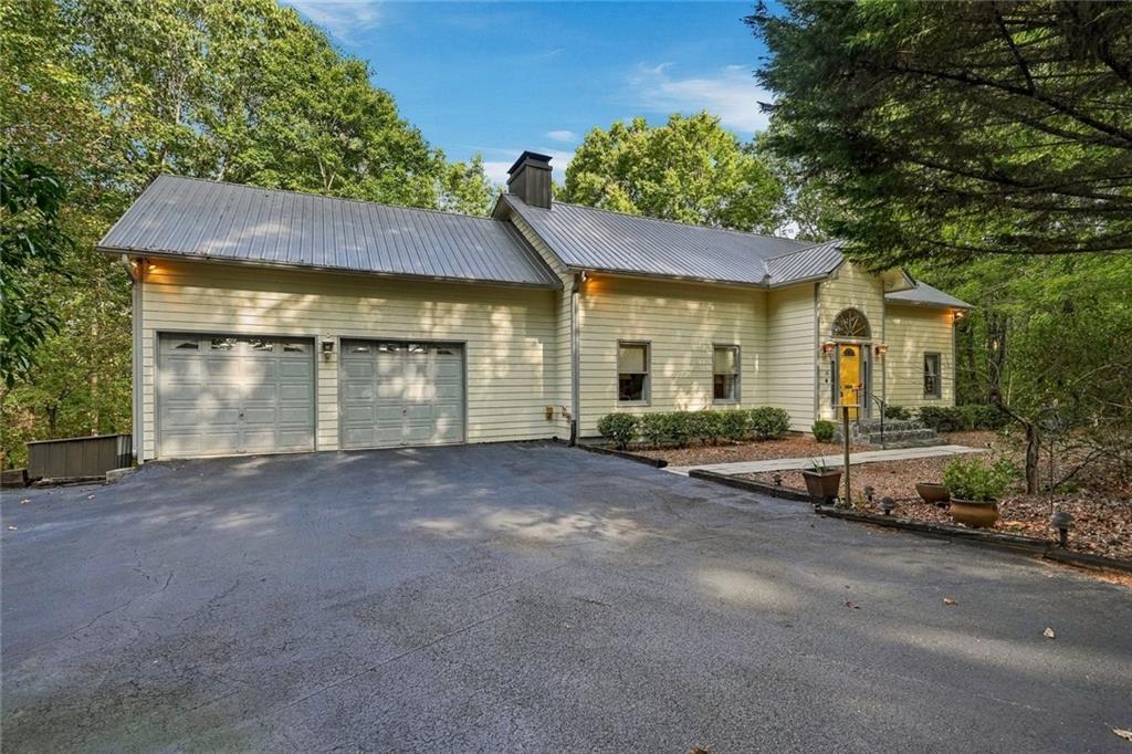 718 Ben Higgins Rd., Dahlonega, GA 30533