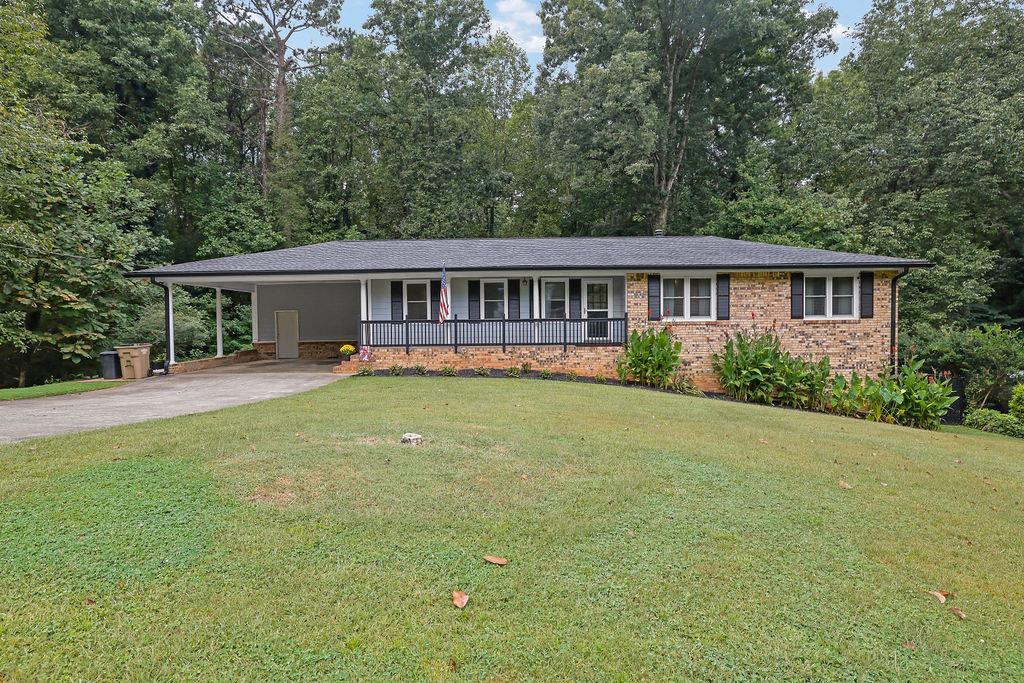 5041 Fitts Dr., Roswell, GA 30075