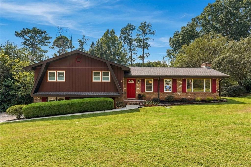 610 Evergreen Dr., Woodstock, GA 30188