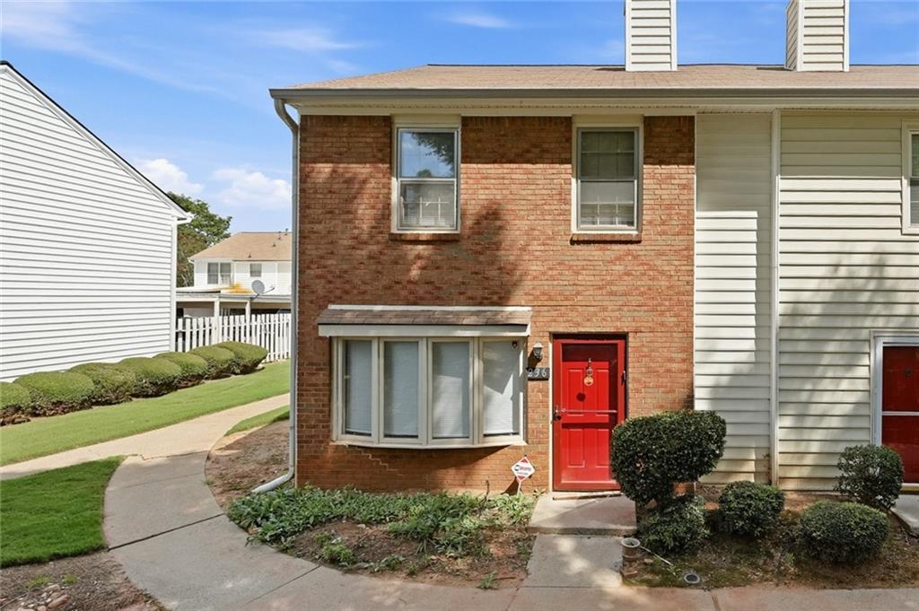 236 Mill Creek Pl., Roswell, GA 30076