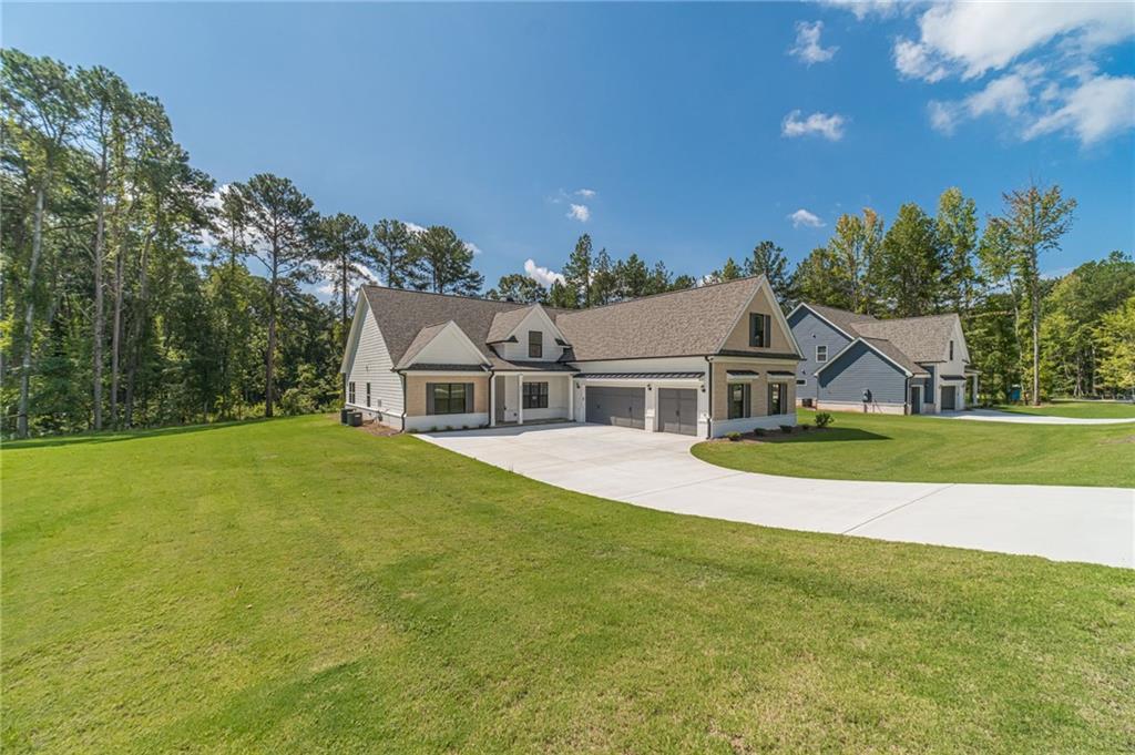 897 Bessie Ct., Loganville, GA 30052