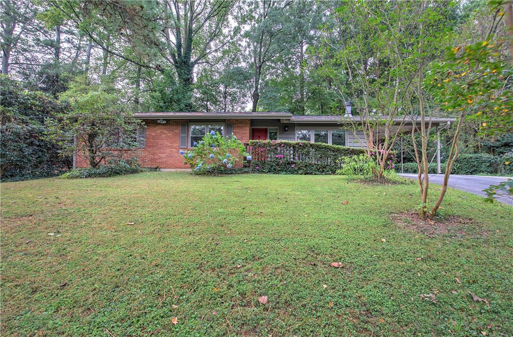 1990 Glenroy Pl., Smyrna, GA 30080