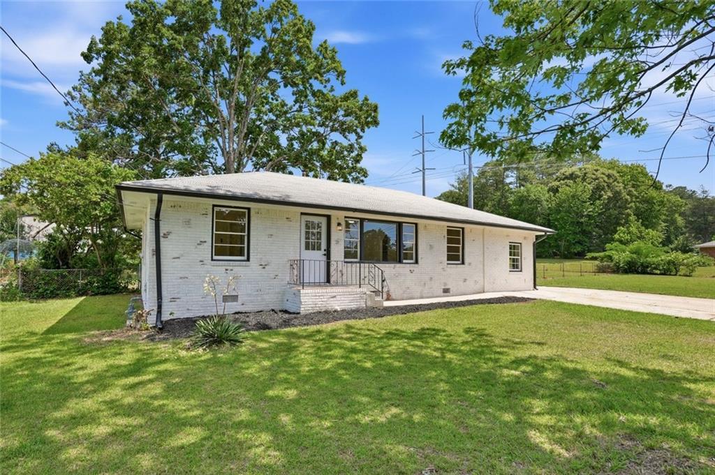 1902 Mural Cir., Morrow, GA 30260