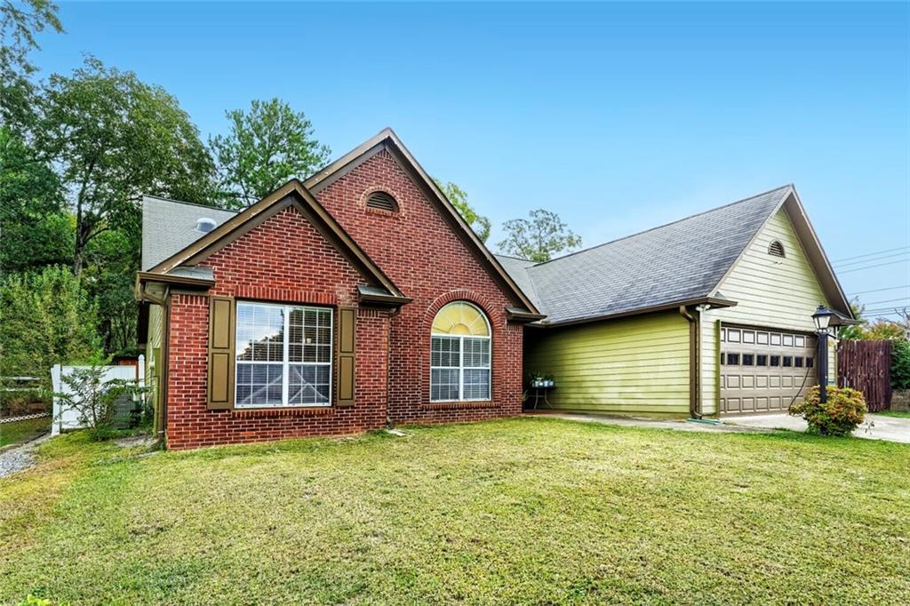 605 Sterling Oaks Dr., Lilburn, GA 30047