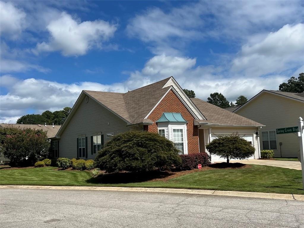 301 Singing Brook Ln., Mcdonough, GA 30253