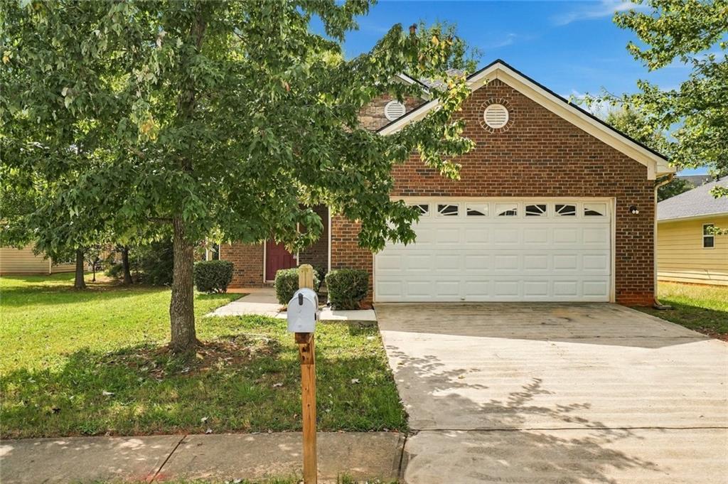 496 Cathedral Dr., Mcdonough, GA 30253