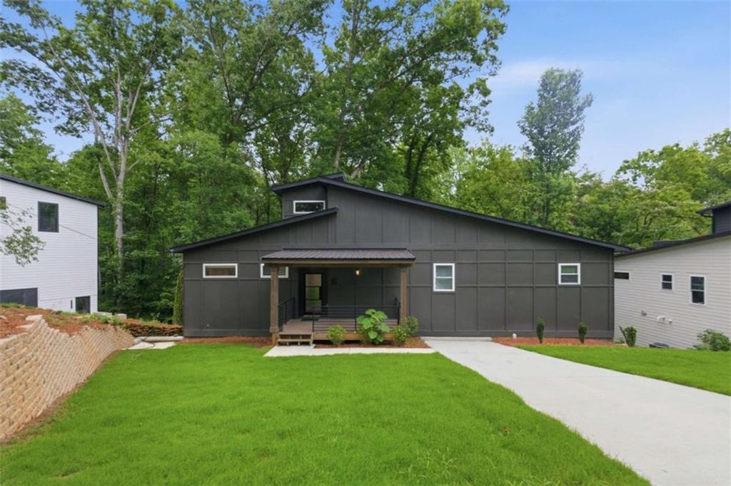 977 Fleetwood Cir., Atlanta, GA 30311