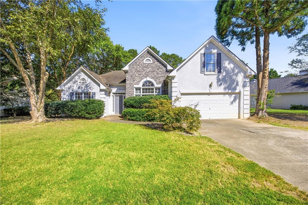 4014 Villa Lake Rd., Powder Springs, GA 30127