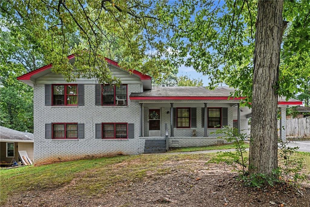 3634 Telstar Dr., Ellenwood, GA 30294