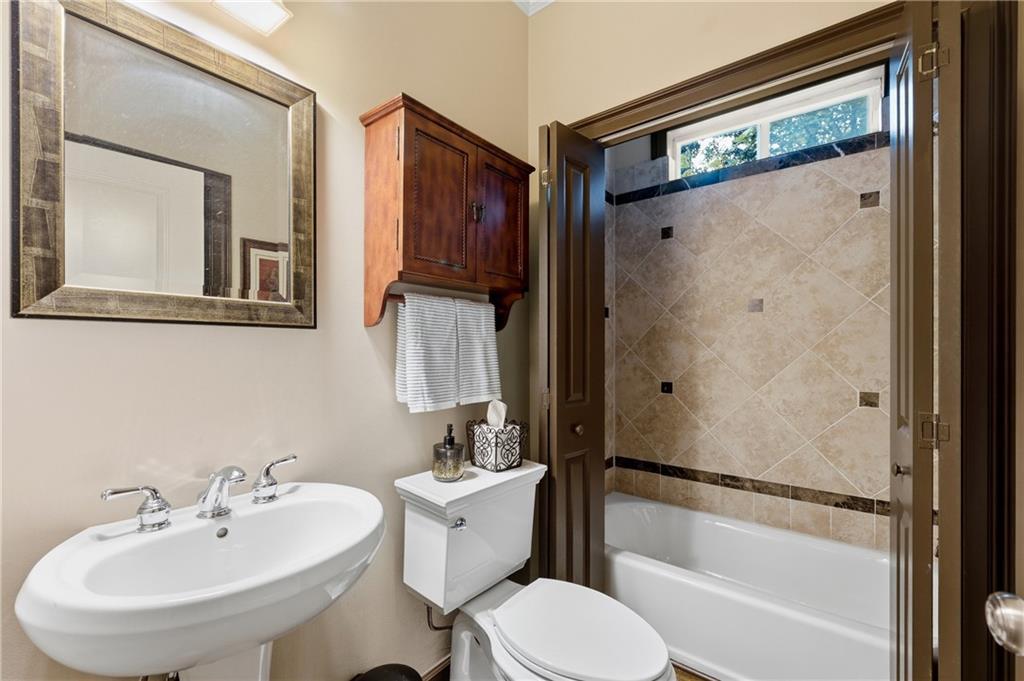 6308 Hickory Branch Dr., Hoschton, GA 30548