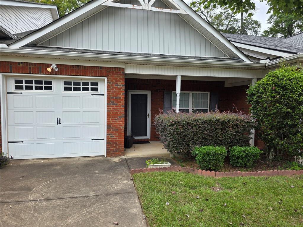 6880 Tara Oaks Dr., Riverdale, GA 30274