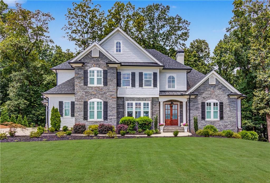 5392 Retreat Dr., Flowery Branch, GA 30542
