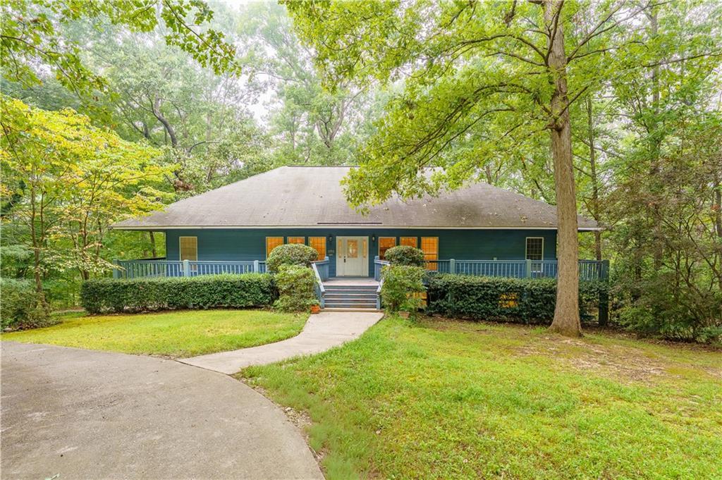 172 Leaf Lake Dr., Suwanee, GA 30024